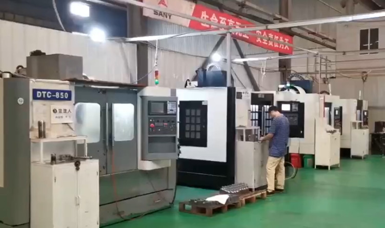 光刻機零件加工現場視頻